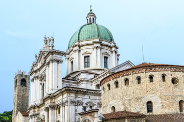 Naklejka premium Brescia, centro storico, Duomo nuovo cattedrale e Duomo vecchio La Rotonda