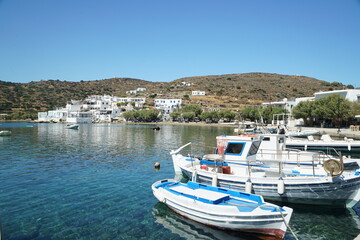 Obraz premium Greek fishing boats in Faros, Sifnos, Greece