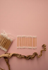 Image of cotton swabs made of wood or bamboo and biodegradable cotton to prevent contamination.
