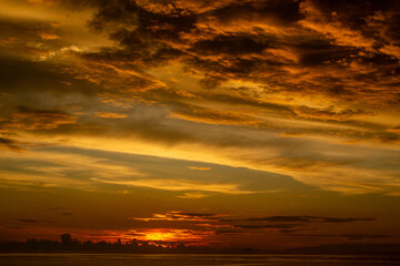 奄美大島の夏の夕暮れ。