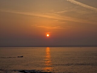 Early dawn, sea horizon sunrise, beautiful natural sunrise dawn seascape background, Yeongdeok sea, South Korea - 동트는 새벽, 바다 수평선 해돋이, 아름다운 자연의 일출 새벽 바다 풍경 배경, 영덕 바다, 한국