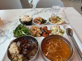 배식판
