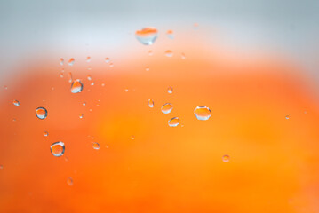 Petites billes en plastique orange