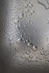 Gouttes d'eau sur métal - fond d'évier