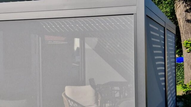 A pergola under which you will always feel comfortable. The elegant aluminum pergola has a roof with tilting slats. You can adjust the shade and effectively ventilate, the shading fabric on the side