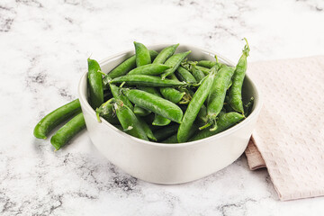 Sweet young green peas heap