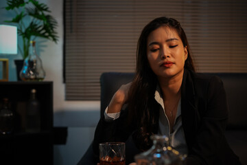 person, whiskey, alcohol, holding, business, glasses, businessman, drink, beverage, hand, fashion, bar, portrait, luxury, drinking, suit, indoor, elegant, brandy, background, businessperson, alone, ge