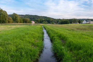 Die Wesenitz im Oberdorf von Neukirch/Lausitz in der Oberlausitz
