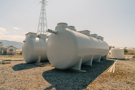 H2 fuel storage tank with green hydrogen concept. Sustainable renewable energy. - Powered by Adobe