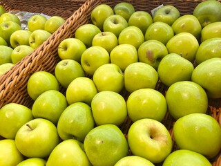 apples in a basket