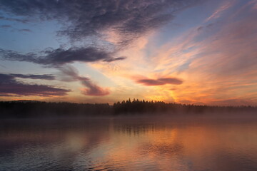 Sonnenaufgang am Piteälven in Schweden