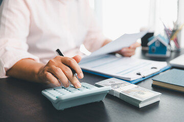 Calculator to check and summary expense of home loan mortgage for refinance plan , people lifestyle...