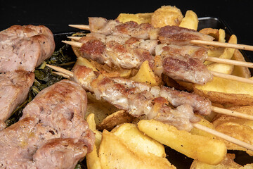 polpette hamburger tagliata di carne filetto con rucola e pomodorini pollo e spiedini 