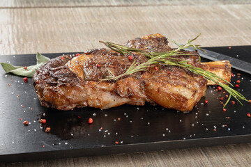polpette hamburger tagliata di carne filetto con rucola e pomodorini pollo e spiedini 