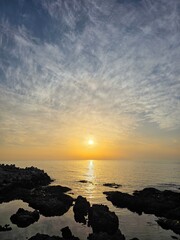 Obraz premium Early dawn, horizon sunrise, beautiful natural sunrise dawn seascape background, Yeongdeok, South Korea - 이른 새벽, 수평선 해돋이, 아름다운 자연 일출 새벽 바다 풍경 배경, 영덕, 한국