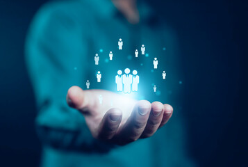 Naklejka premium Businessman showing concept of human resources, employees, employment, management, training, HR, technology, business leadership concept, consulting, customer concept, digital service. 