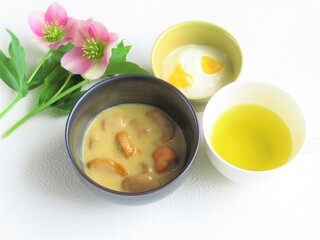 見た目でも味でも楽しめるムースの介護食