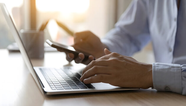 Digital Multitasking with Mobile and Computer

