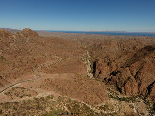 DESIERTO EN LAS MONTAÑAS DE LORETO BAJA CALIFORNIA SUR MEXICO