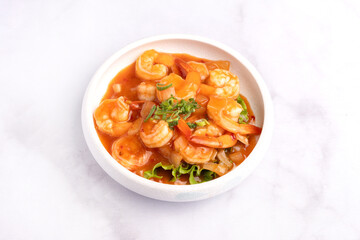 Crevette sauce piquante plat traditionnel chinois