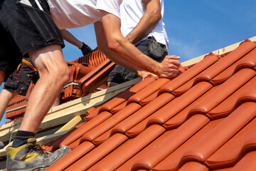Dachdeckerarbeiten, Neueindeckung eines Ziegeldaches