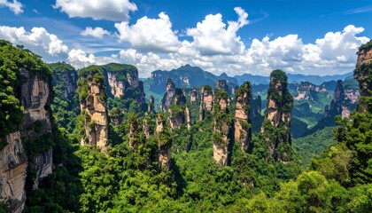 Naklejka premium Verdant peaks pierce cloudy sky vista.