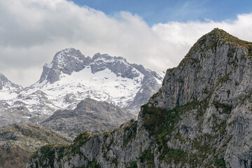 Fototapeta premium Pico de Torre Santa de León, visto desde Asturias.