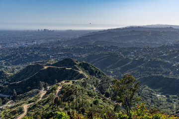 Fototapeta premium Mount Hollywood Trail, Griffith Park, Los Angeles. The Santa Monica Mountains are a coastal mountain range in Southern California, next to the Pacific Ocean. It is part of the Transverse Ranges.