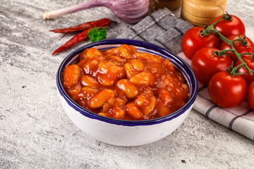 Baked kidney with tomato sauce