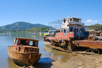 creepy ship