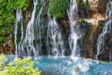 青い川と滝　美瑛町
