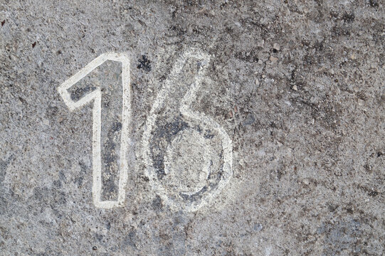 Number sixteen, 16