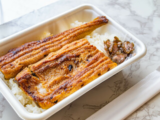 テイクアウト用のうなぎ弁当