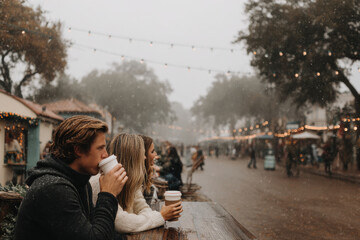 minimalist atmosphere of christmas celebration in usa featuring cozy christmas markets filled with handmade goods