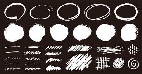 手描きの丸、線、図形のセット。落書き風の装飾。クレヨン、チョーク、筆のようなテクスチャー。