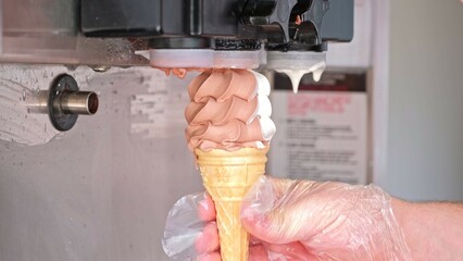 Delicious Sweet Soft Serve Swirl Ice Cream Mixed Chocolate Vanilla Cream Flavour Prepared using Specialized Cooling Machine