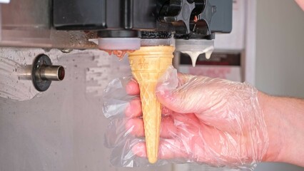 Delicious Sweet Soft Serve Swirl Ice Cream Mixed Chocolate Vanilla Cream Flavour Prepared using Specialized Cooling Machine