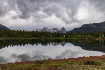 Fototapeta premium lake in the mountains