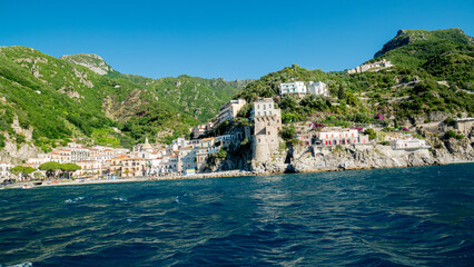 Naklejka premium Maiori dal mare (Costiera Amalfitana)