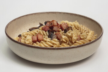 Fusilli Pasta with Ham and Mushrooms in Creamy Sauce