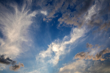 Obraz premium Beautiful skyscape with picturesque clouds