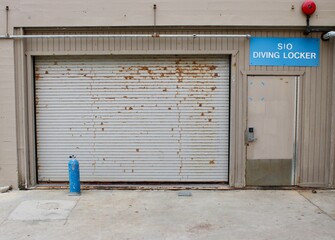 garage door at the beach
