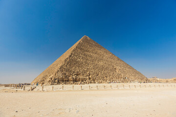 the great pyramids of giza