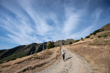 Obraz premium hiking trail on the Isthmus Peak, New Zealand