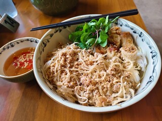 Vietnamese food noodle bee boun