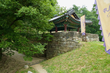 Stone Gate Pavilion at Gong Mountain Fortress