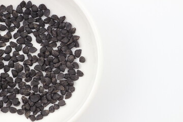 ニラの種、豊かな風味育む種まき