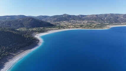 Obraz premium White Sand and Blue Water Lake Salda from Above
