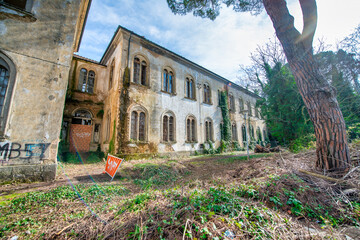 The Abandoned Volterra Asylum: Decay, Architecture, and the Stories Behind Its Walls