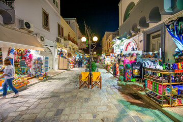 Naklejka premium Kos, Greece - June 5, 2014: Cobblestone streets of Kos illumina